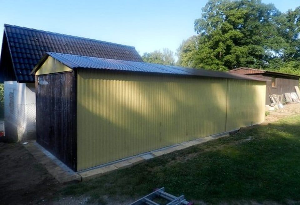Plechová montovaná garáž 3×10 - hnědá/písková
