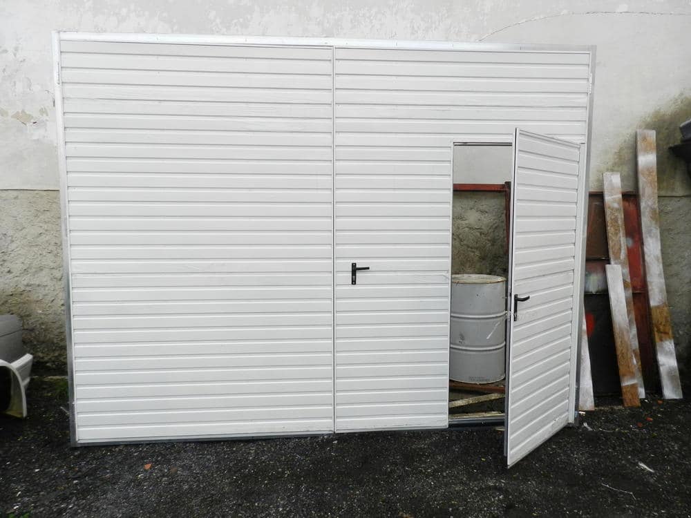 Garážová vrata 3,7×2,8 m - bílé