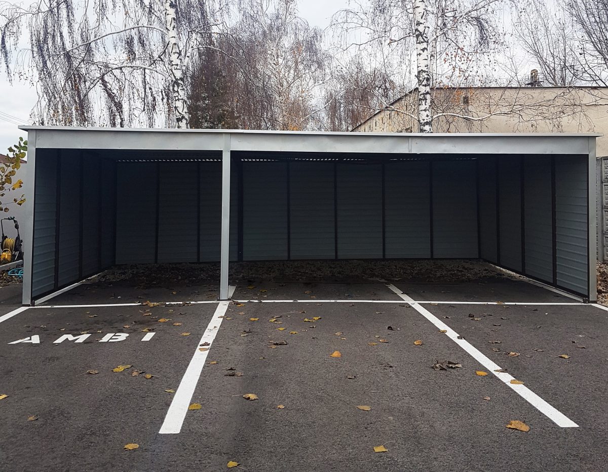 Plechová montovaná garáž 7,5×4,5m - bílá