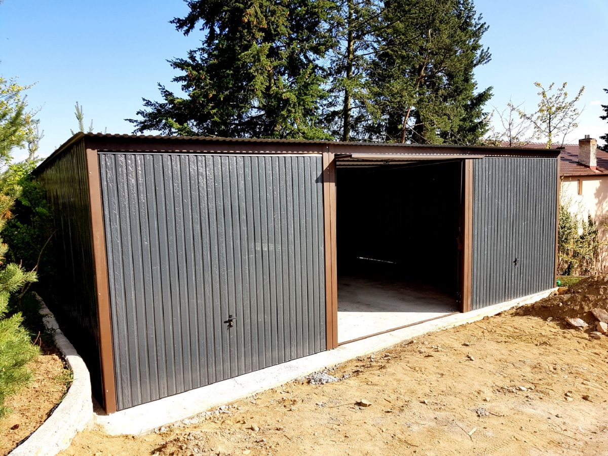 Plechová montovaná garáž 9×6m - grafit