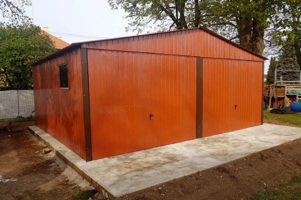 Plechová montovaná garáž 6×5m - světle hnědá/ výklopná vrata