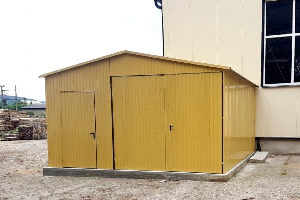 Plechová garáž 5x5 m – písková/ dvoukřídlá vrata