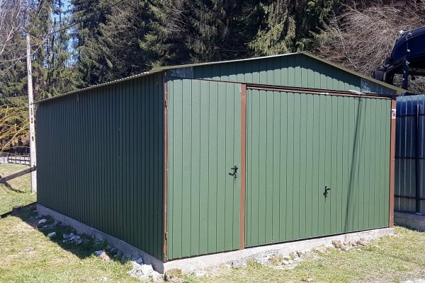 Plechová garáž 5x5 m – tmavo zelená matná